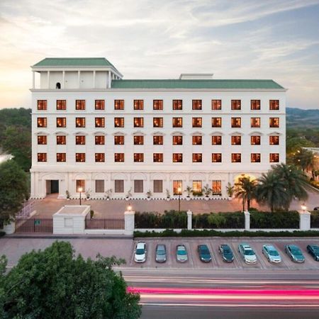 Dlf Club 3 Ξενοδοχείο Γκουργκάον Εξωτερικό φωτογραφία